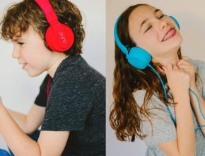 “ヘッドホン難聴”から子供を守る！ 85dBの音量制限付き安心ヘッドホン