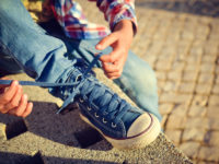 小学生こそ気をつけたい！ 専門家が指南する子供靴の正しい選び方・履き方・歩き方