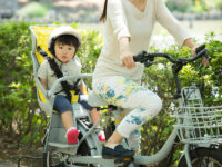 子供乗せ自転車に乗るパパママ必見！ 事故や転倒を防ぐ「安全の心得」5ヶ条とは？