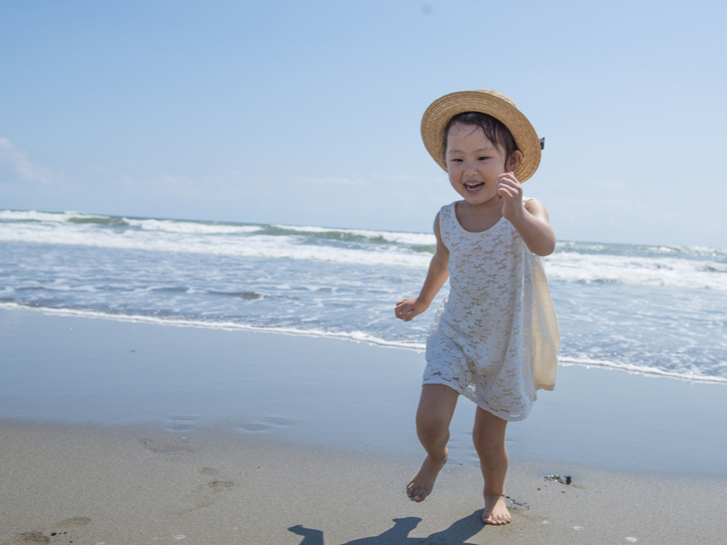 0歳からOK】子供の知的好奇心を満たす4つの海遊びって？ 自然遊びのプロ監修「安全対策」も要チェック！