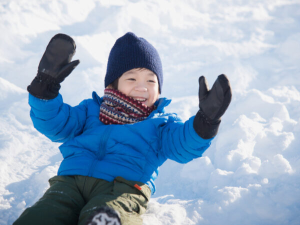 雪による自然体験は幼少期からがおすすめ！ 心と体を急成長させる5つの効果って？