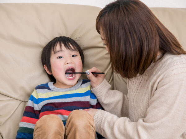 9割のママが子供の歯磨きに不安！ むし歯予防や習慣づけのコツを小児歯科医が解説