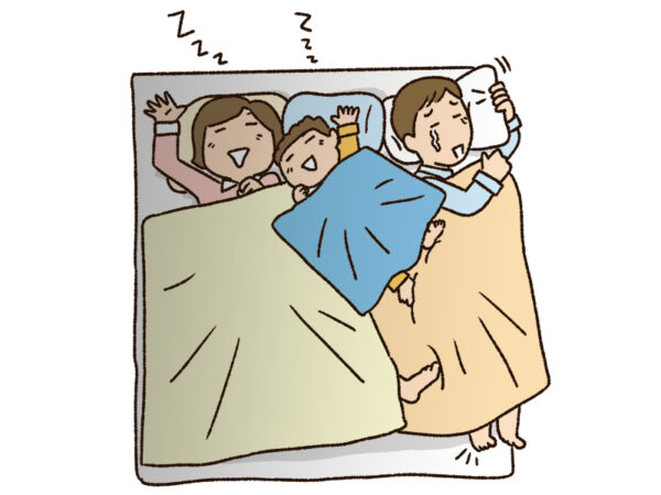 子どもの「睡眠・寝かしつけあるある」8選！ 寝相の悪さについて専門家に聞いてみた