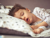 子どもに大切な「良い睡眠」って？ 免疫力を高めて成長ホルモンを増やし、学習にも影響